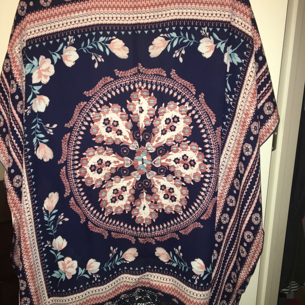 Vanity BoHo Kimono - Picture 7 of 9